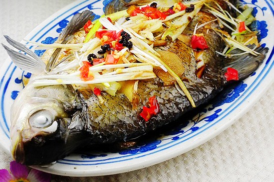 小(xiǎo)吃-清蒸武昌魚